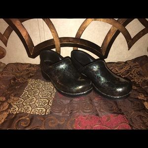 SOLD🌟Dansko Nursing Shoes🌟